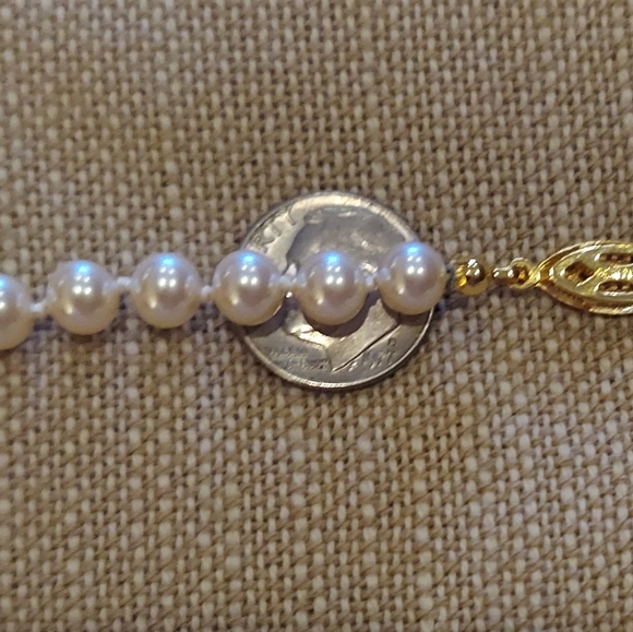 Vintage Pearl Necklace - Picture 3 of 3